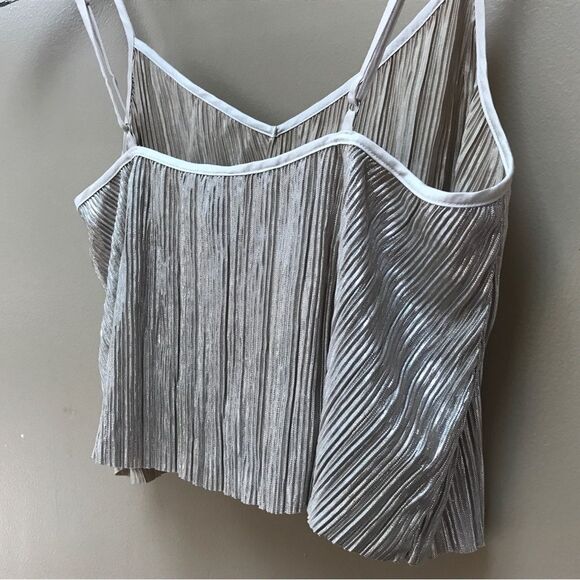 NWOT Victoria’s Secret Gold Shimmer Crop Spaghetti Strap Tank Top (XS) - Picture 8 of 8